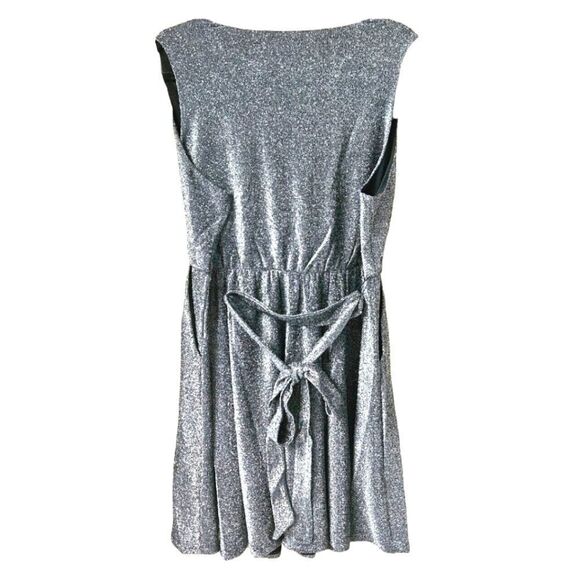 TORRID Plus SizeโMini Glitter Lurex Surplice Tiered dress Silver 3X - Picture 8 of 15